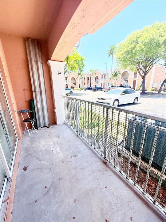 Recently Rented: $2,300 (2 beds, 2 baths, 1130 Square Feet)