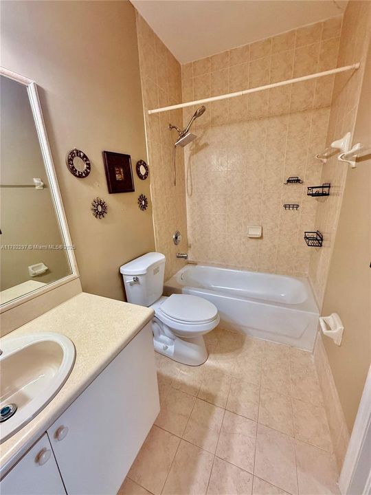 Recently Rented: $2,300 (2 beds, 2 baths, 1130 Square Feet)