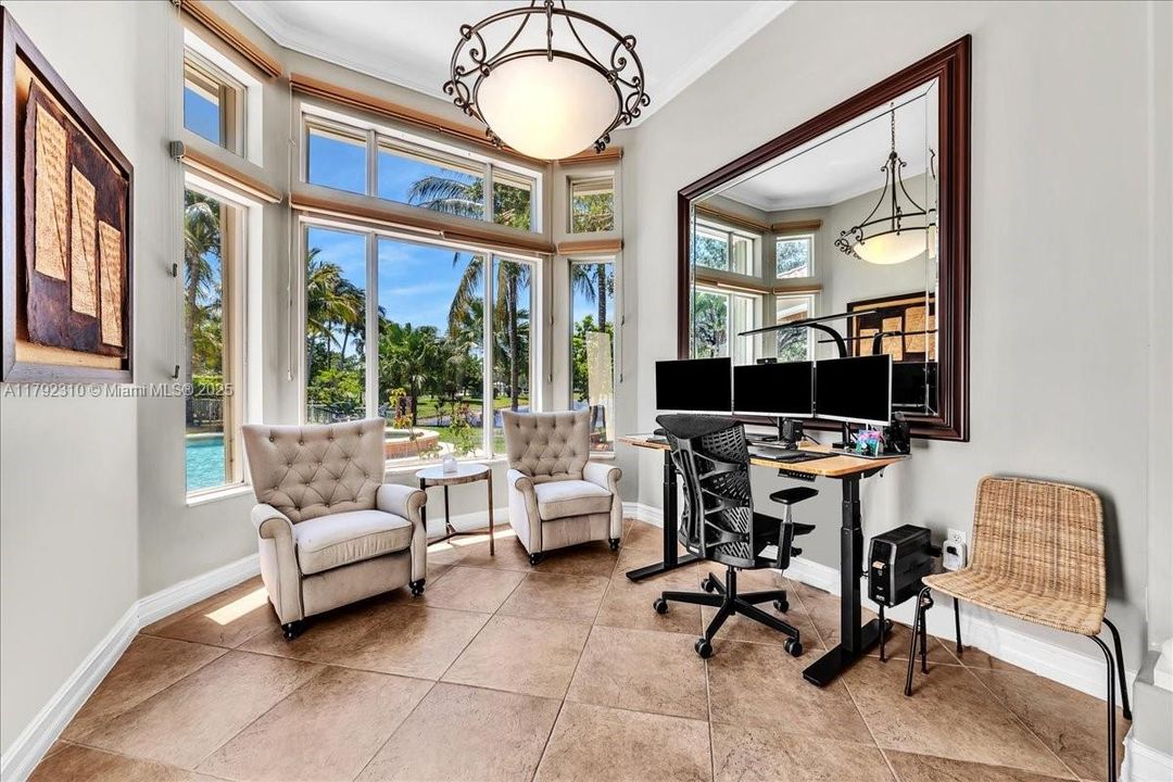 最近售出: $1,880,000 (4 贝兹, 3 浴室, 3889 平方英尺)