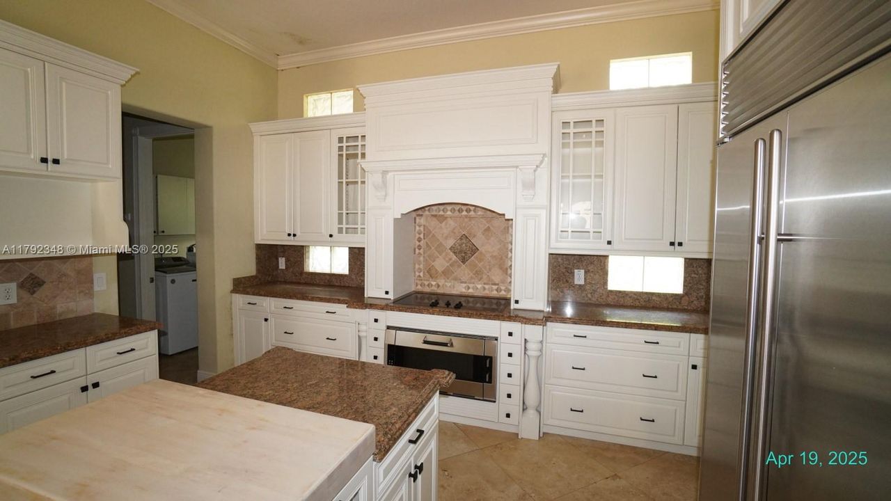 Recently Sold: $2,028,000 (5 beds, 4 baths, 6925 Square Feet)