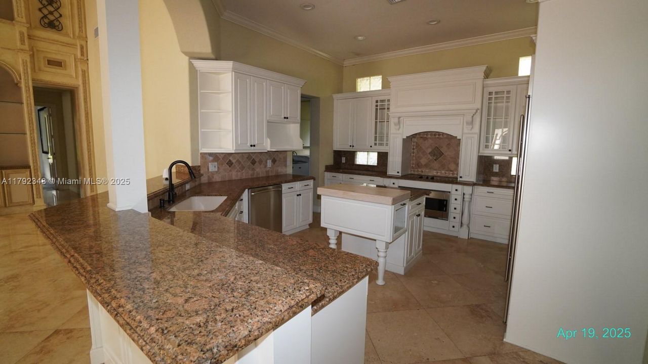 Recently Sold: $2,028,000 (5 beds, 4 baths, 6925 Square Feet)