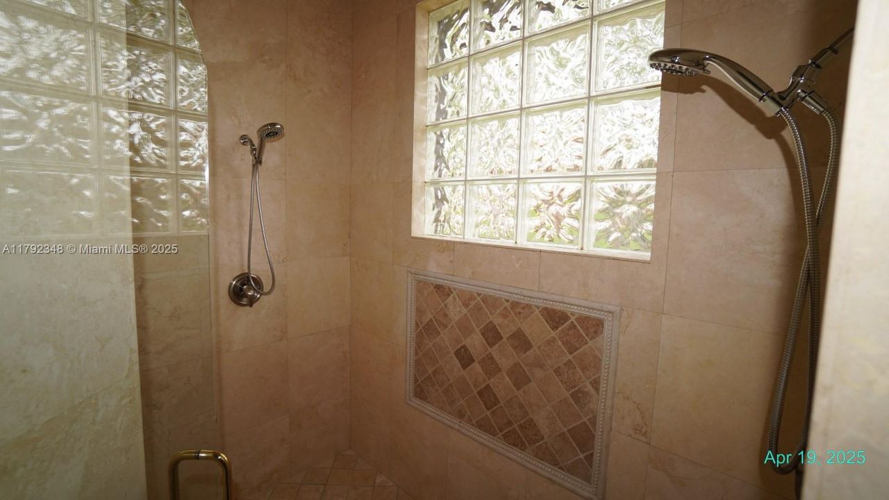 Recently Sold: $2,028,000 (5 beds, 4 baths, 6925 Square Feet)