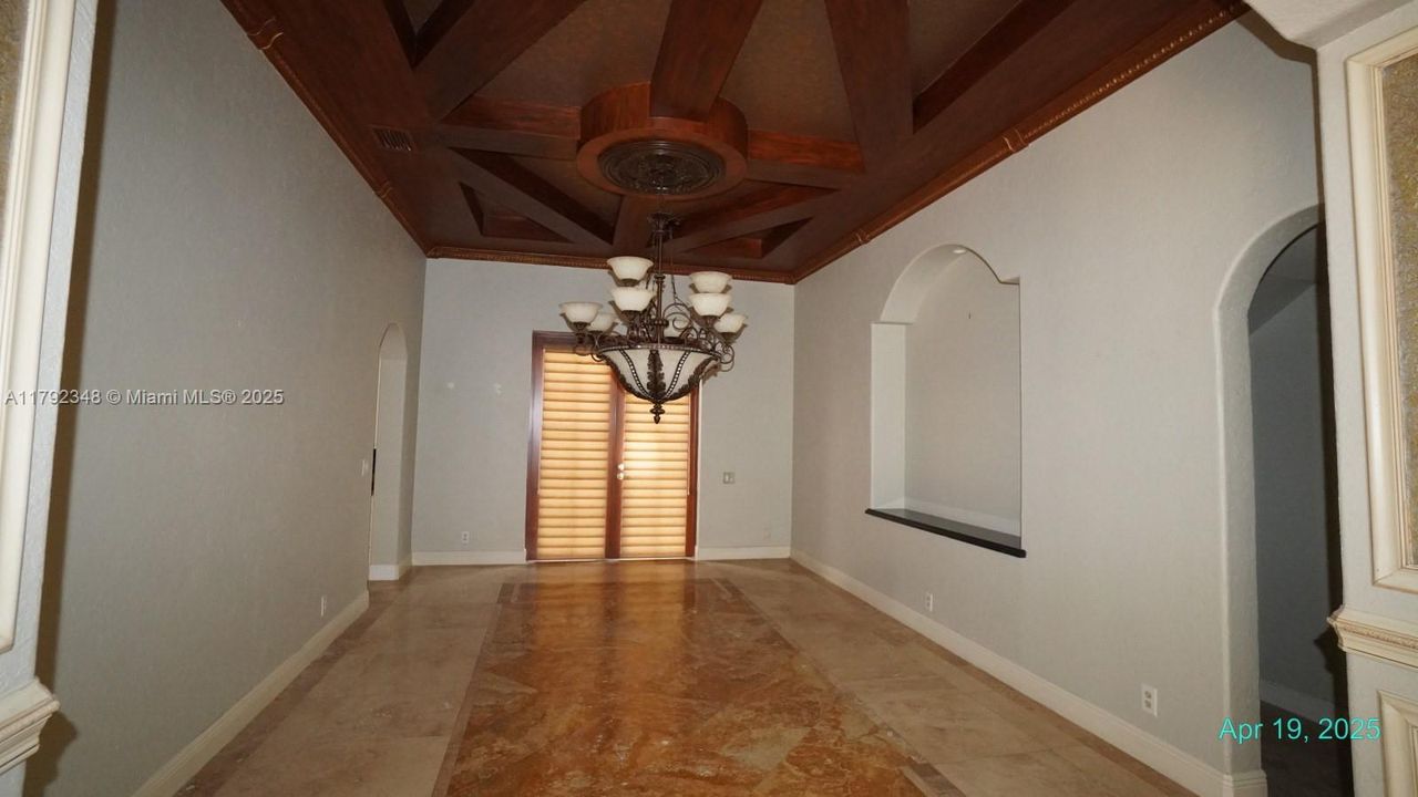 Recently Sold: $2,028,000 (5 beds, 4 baths, 6925 Square Feet)