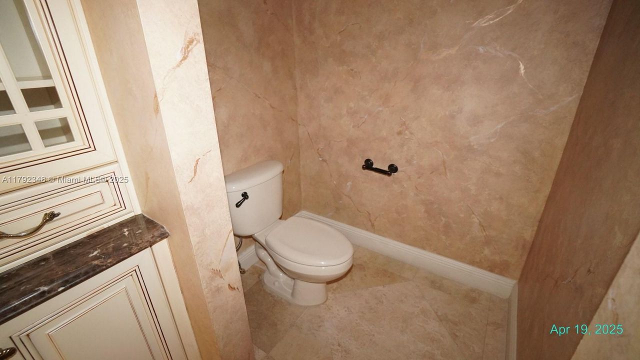 Recently Sold: $2,028,000 (5 beds, 4 baths, 6925 Square Feet)