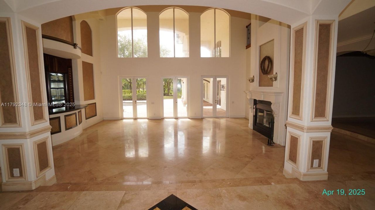 Recently Sold: $2,028,000 (5 beds, 4 baths, 6925 Square Feet)