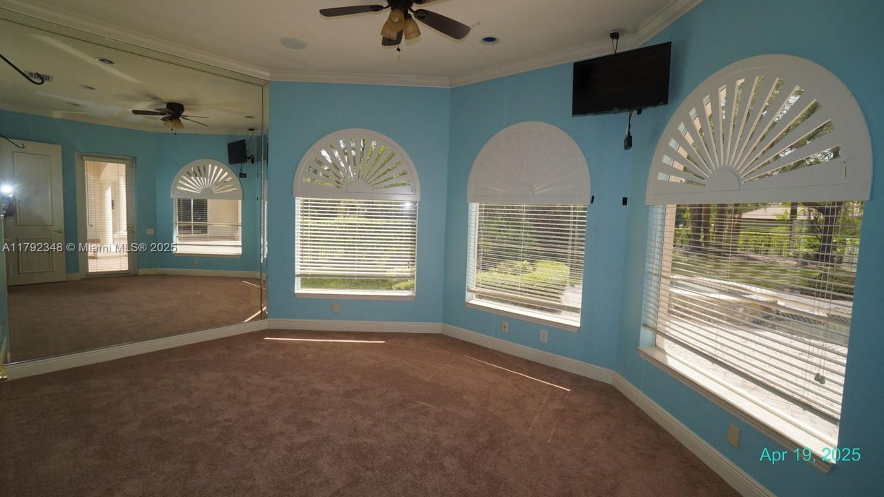 Recently Sold: $2,028,000 (5 beds, 4 baths, 6925 Square Feet)