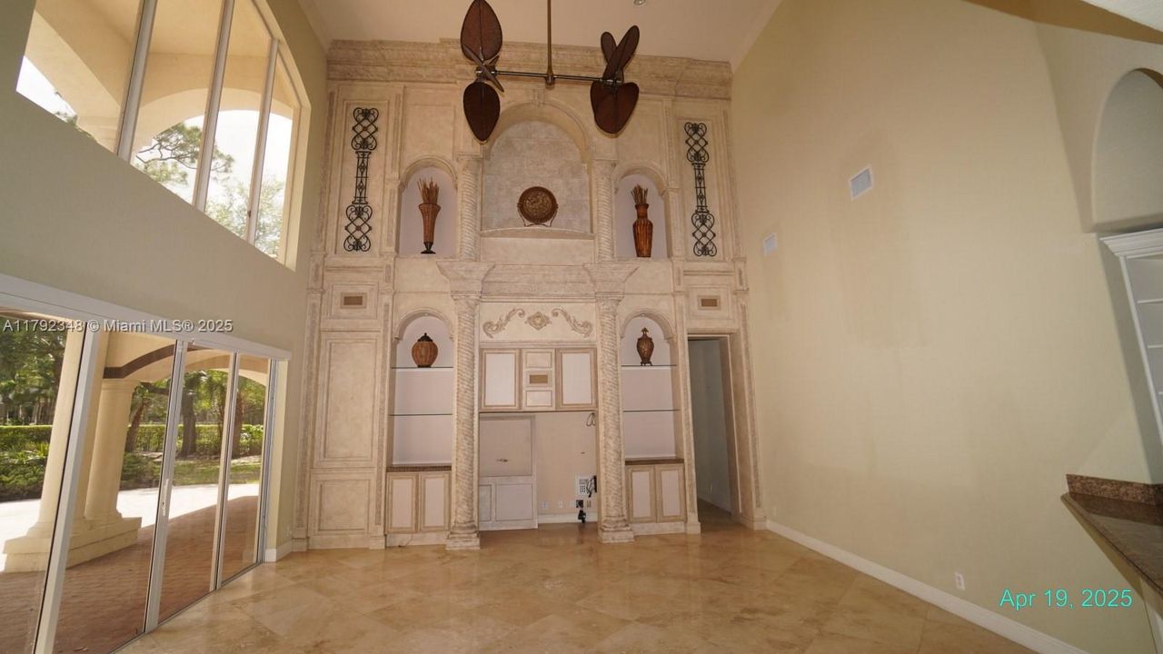 Recently Sold: $2,028,000 (5 beds, 4 baths, 6925 Square Feet)