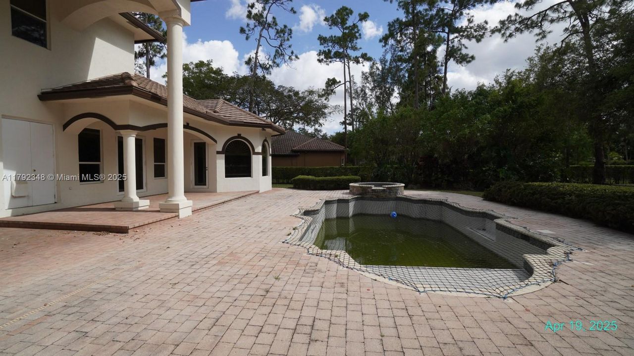 Recently Sold: $2,028,000 (5 beds, 4 baths, 6925 Square Feet)