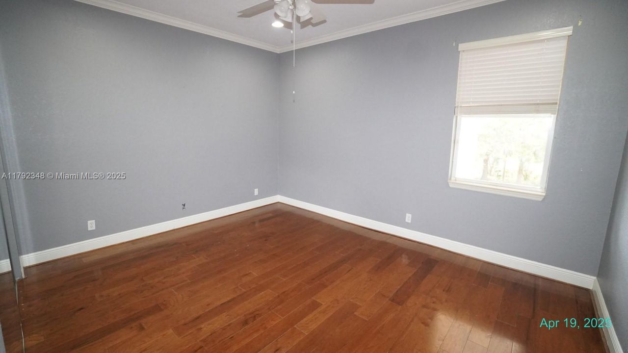 Updairs ensuite bedroom