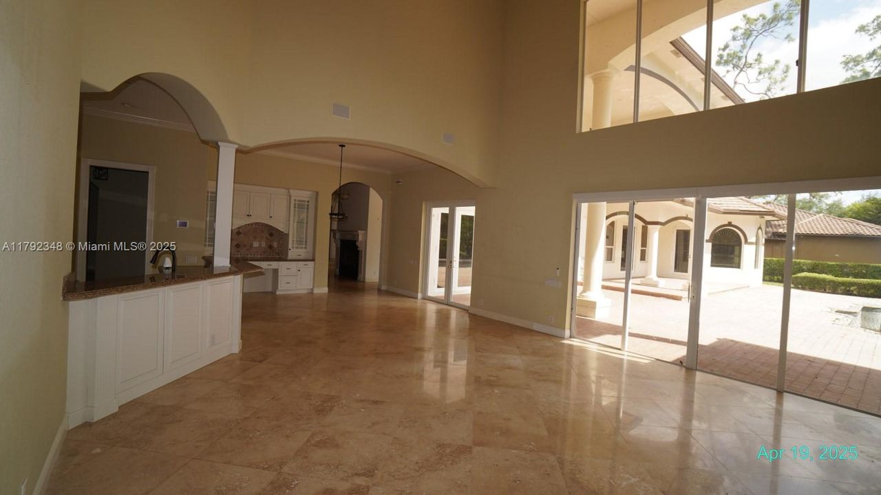 Recently Sold: $2,028,000 (5 beds, 4 baths, 6925 Square Feet)