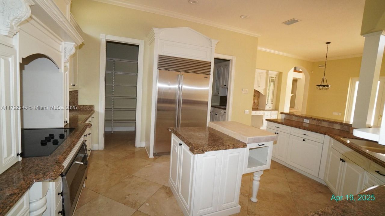 Recently Sold: $2,028,000 (5 beds, 4 baths, 6925 Square Feet)