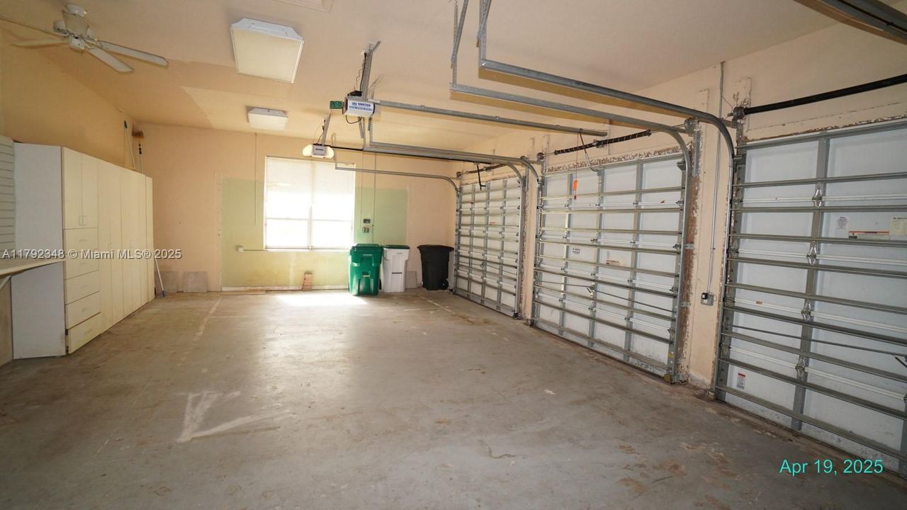 Recently Sold: $2,028,000 (5 beds, 4 baths, 6925 Square Feet)