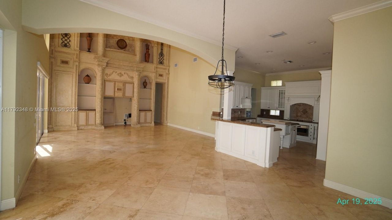 Recently Sold: $2,028,000 (5 beds, 4 baths, 6925 Square Feet)