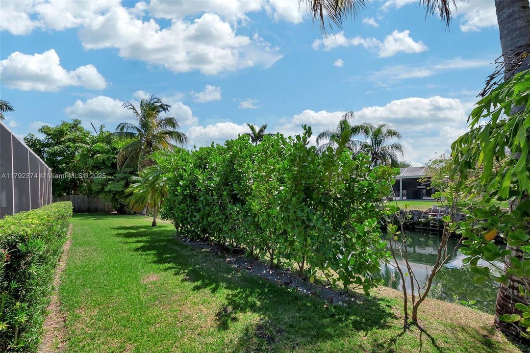 For Sale: $1,100,000 (4 beds, 2 baths, 1981 Square Feet)