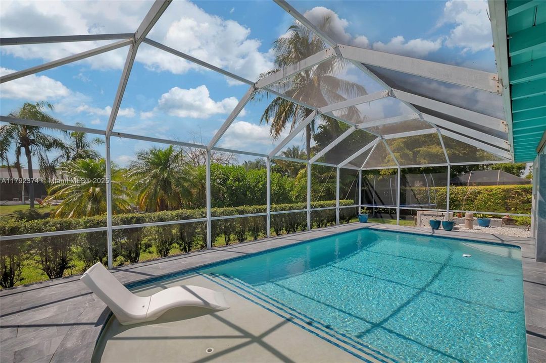 For Sale: $1,100,000 (4 beds, 2 baths, 1981 Square Feet)