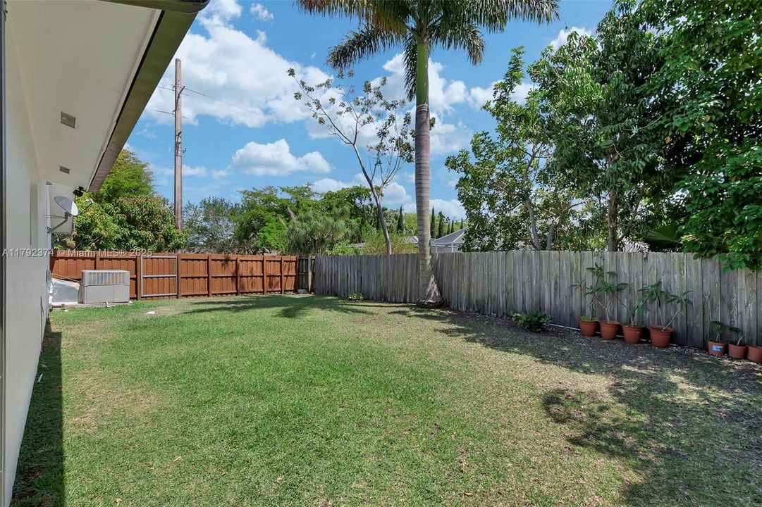 For Sale: $1,100,000 (4 beds, 2 baths, 1981 Square Feet)