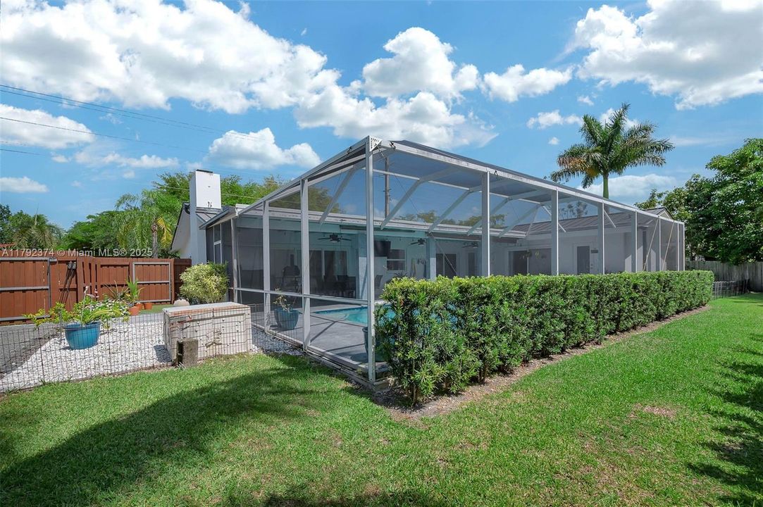 For Sale: $1,100,000 (4 beds, 2 baths, 1981 Square Feet)