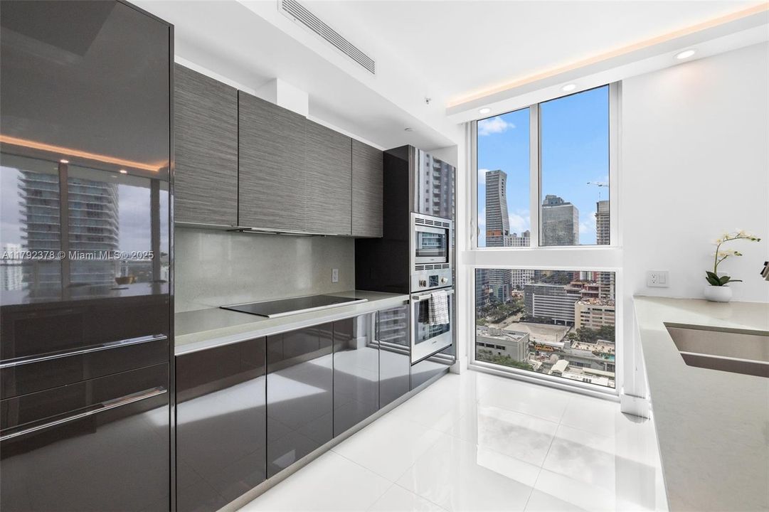 Recently Sold: $925,000 (2 beds, 2 baths, 1134 Square Feet)