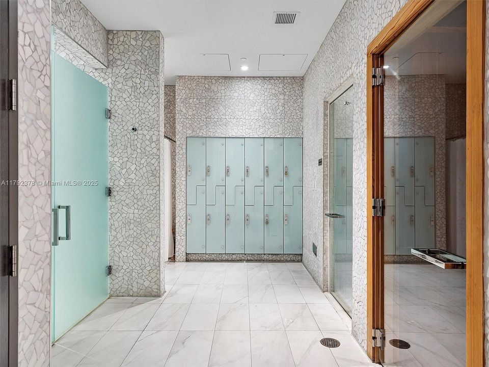 Recently Sold: $925,000 (2 beds, 2 baths, 1134 Square Feet)