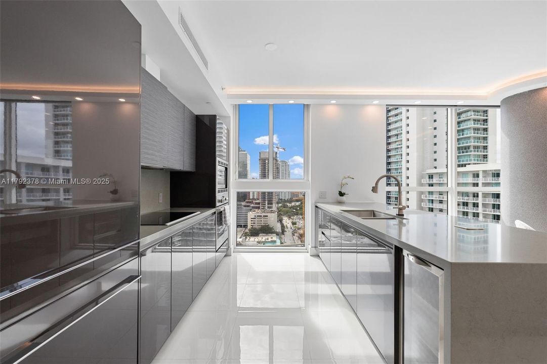 Recently Sold: $925,000 (2 beds, 2 baths, 1134 Square Feet)