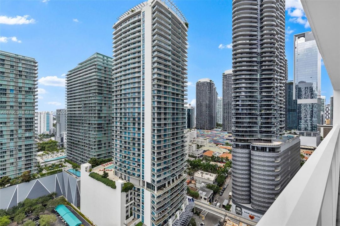 Recently Sold: $925,000 (2 beds, 2 baths, 1134 Square Feet)