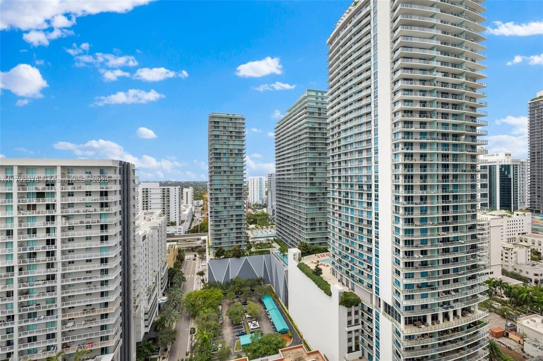Recently Sold: $925,000 (2 beds, 2 baths, 1134 Square Feet)