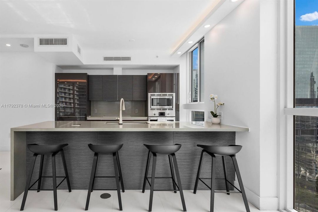 Recently Sold: $925,000 (2 beds, 2 baths, 1134 Square Feet)