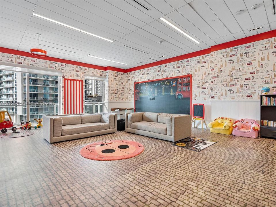 Recently Sold: $925,000 (2 beds, 2 baths, 1134 Square Feet)