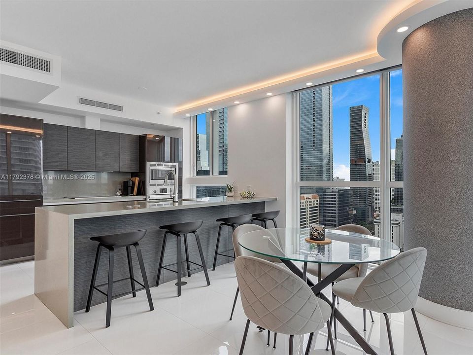 Recently Sold: $925,000 (2 beds, 2 baths, 1134 Square Feet)