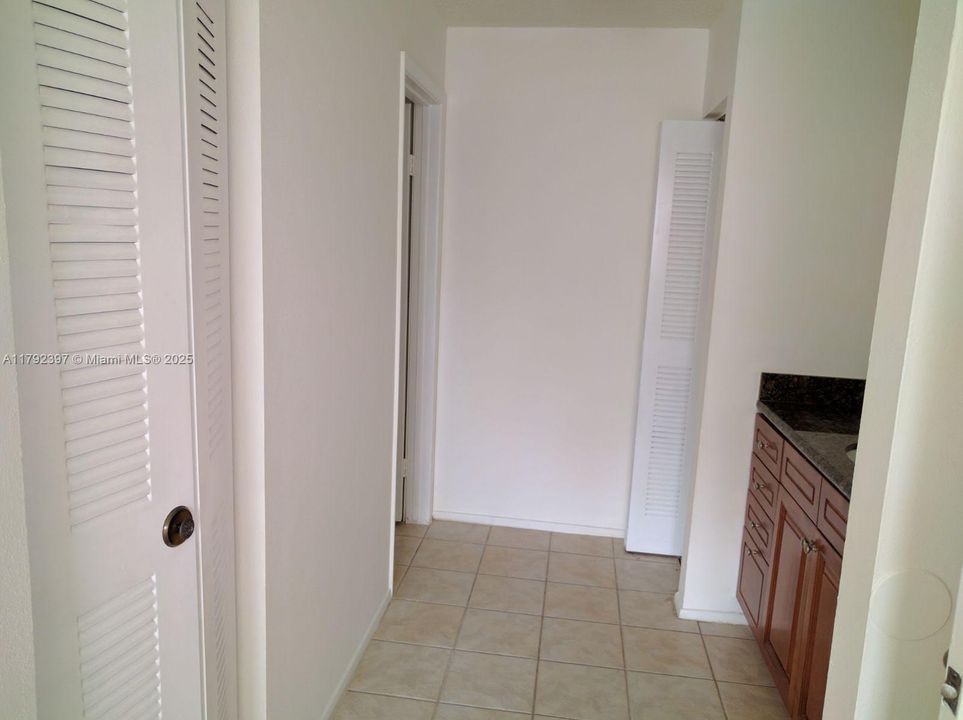 Recently Sold: $259,000 (2 beds, 2 baths, 1114 Square Feet)