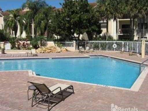 Recently Sold: $259,000 (2 beds, 2 baths, 1114 Square Feet)