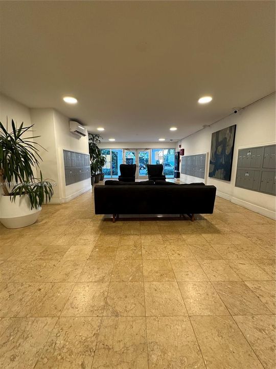 Recently Sold: $350,000 (1 beds, 1 baths, 786 Square Feet)