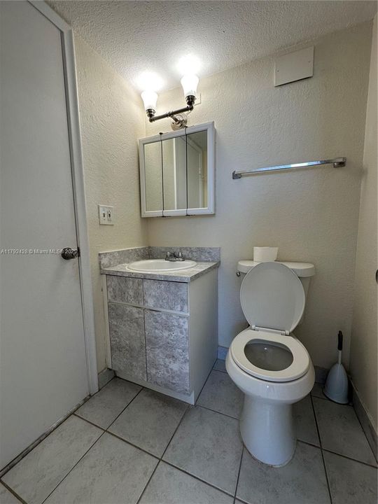 Recently Sold: $350,000 (1 beds, 1 baths, 786 Square Feet)