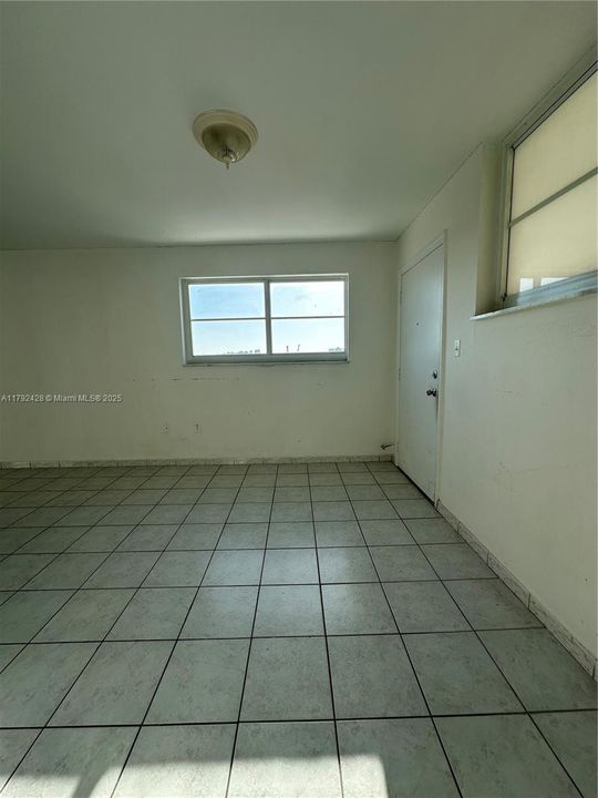 Recently Sold: $350,000 (1 beds, 1 baths, 786 Square Feet)