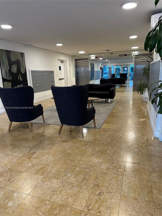 Recently Sold: $350,000 (1 beds, 1 baths, 786 Square Feet)