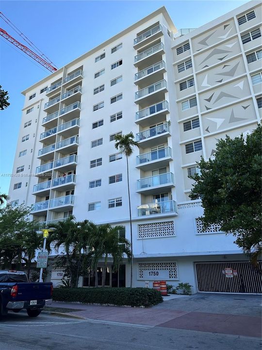 Recently Sold: $350,000 (1 beds, 1 baths, 786 Square Feet)