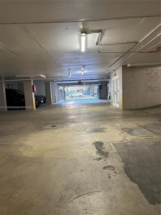 Recently Sold: $350,000 (1 beds, 1 baths, 786 Square Feet)