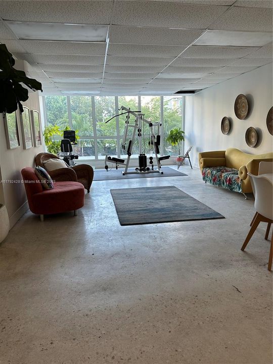 Recently Sold: $350,000 (1 beds, 1 baths, 786 Square Feet)