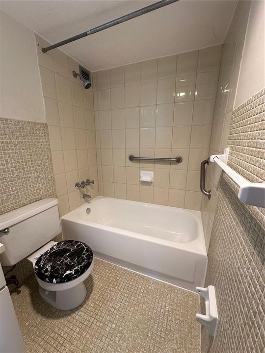 Recently Sold: $350,000 (1 beds, 1 baths, 786 Square Feet)