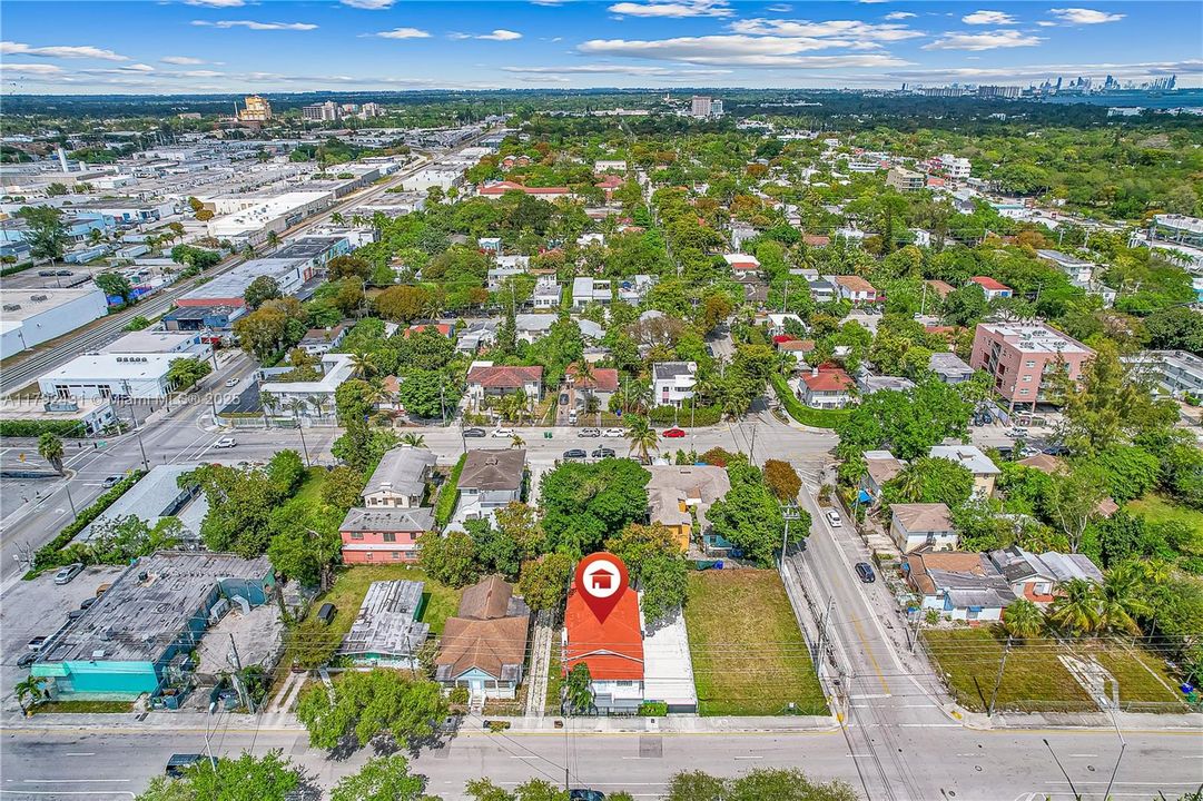 待售: $850,000 (5 贝兹, 2 浴室, 1520 平方英尺)