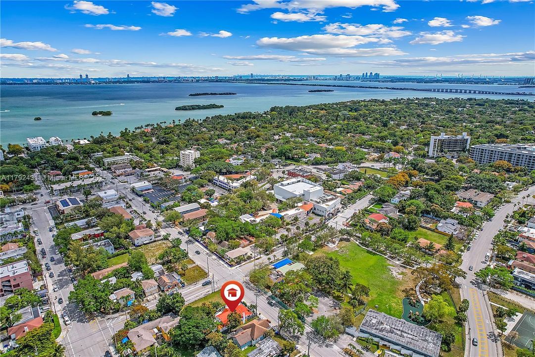 待售: $850,000 (5 贝兹, 2 浴室, 1520 平方英尺)