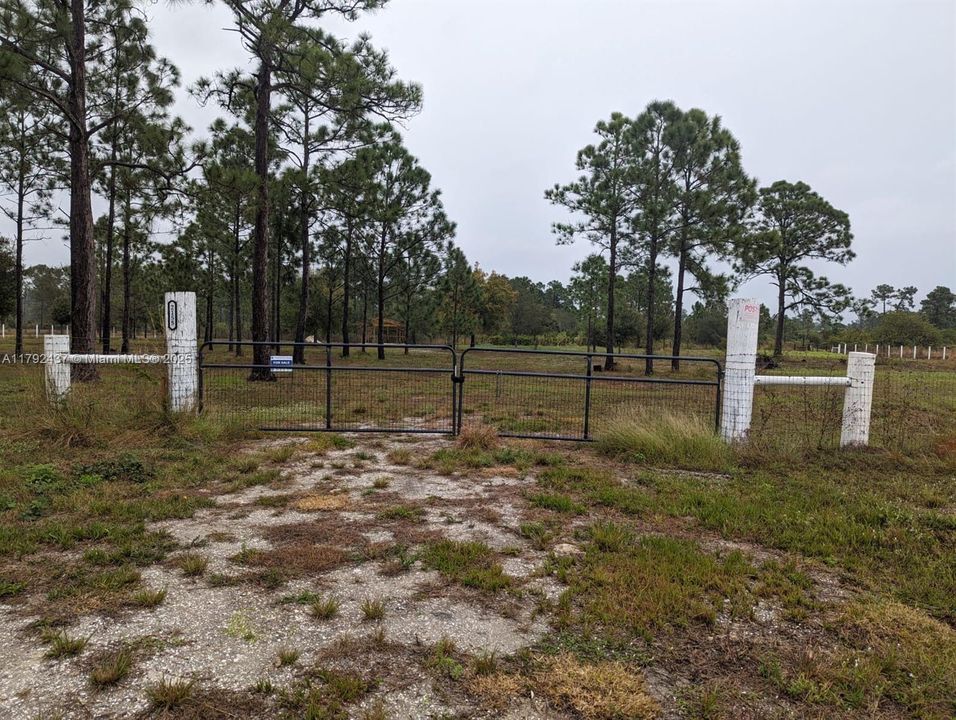 最近售出: $130,000 (2.65 acres)