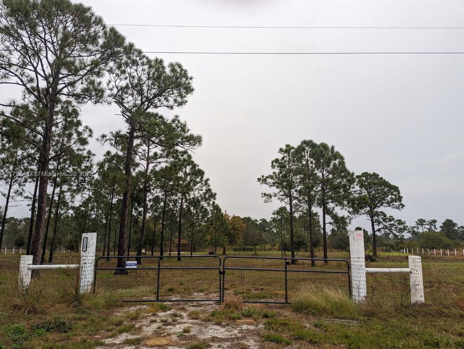 最近售出: $130,000 (2.65 acres)