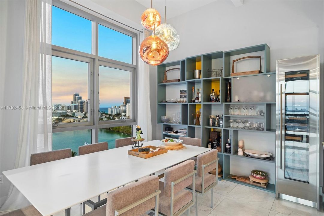 En Venta: $4,450,000 (3 camas, 3 baños, 3321 Pies cuadrados)