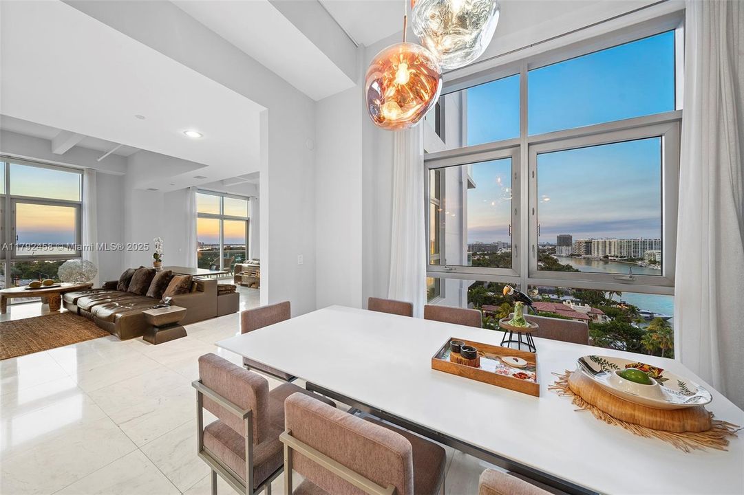 En Venta: $4,450,000 (3 camas, 3 baños, 3321 Pies cuadrados)