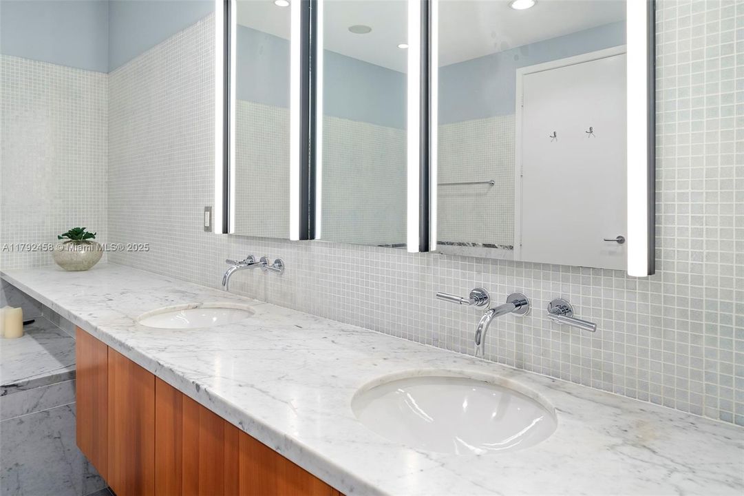 En Venta: $4,450,000 (3 camas, 3 baños, 3321 Pies cuadrados)