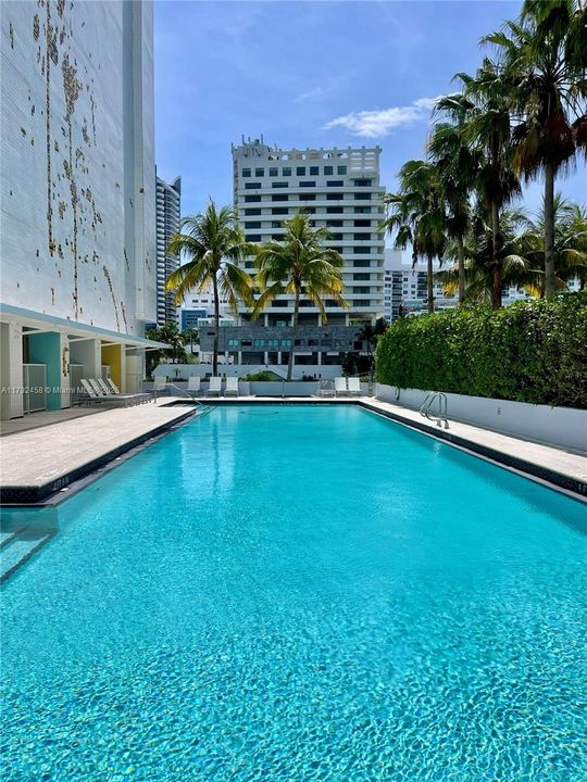 Recently Sold: $4,450,000 (3 beds, 3 baths, 3321 Square Feet)