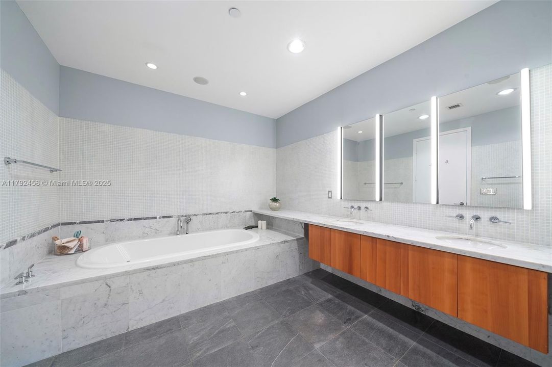 En Venta: $4,450,000 (3 camas, 3 baños, 3321 Pies cuadrados)