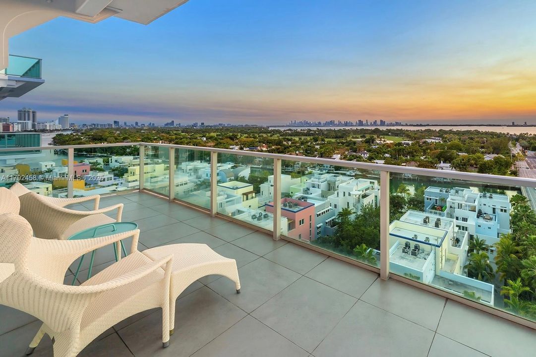 En Venta: $4,450,000 (3 camas, 3 baños, 3321 Pies cuadrados)