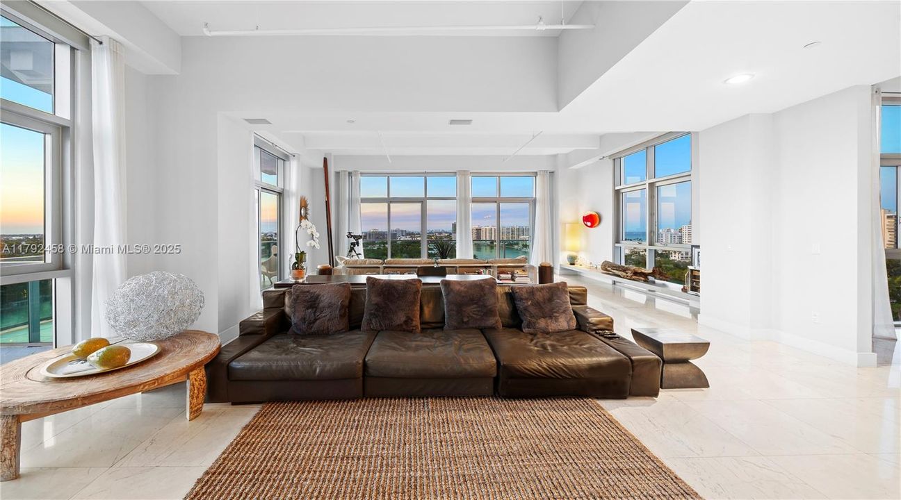 En Venta: $4,450,000 (3 camas, 3 baños, 3321 Pies cuadrados)